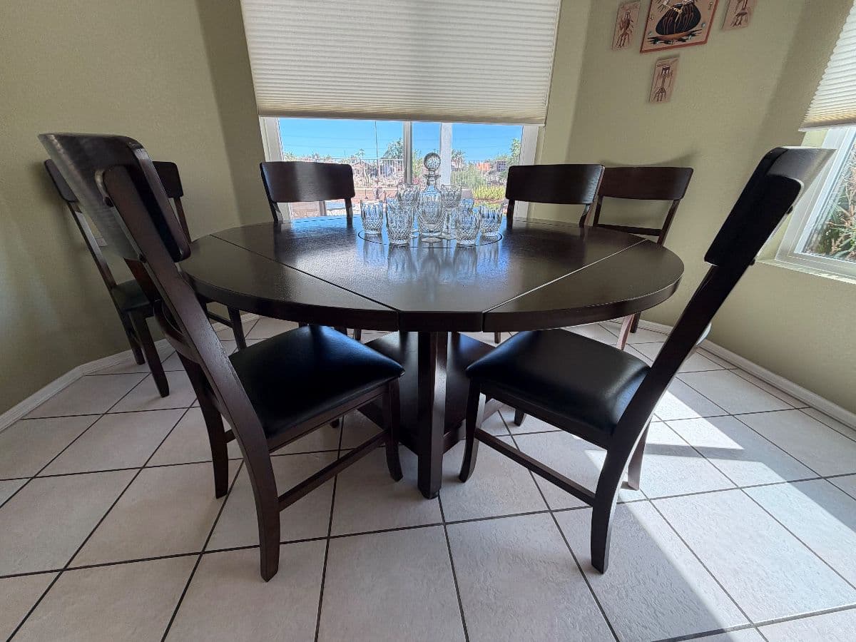 Beautiful Spotless Surprise Coyote Lakes Estate Sale by Radiant Estate Sales photo 3