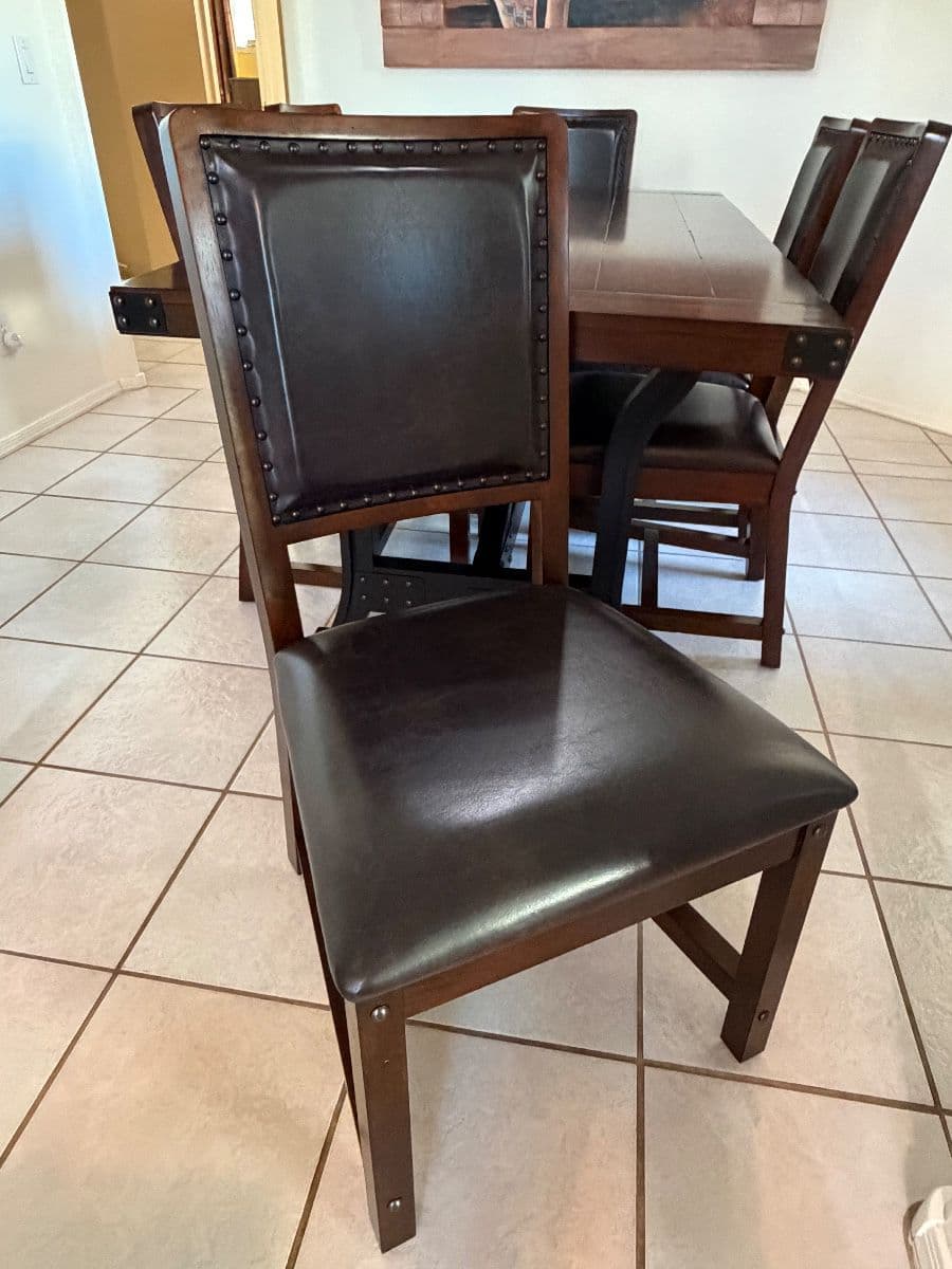 Beautiful Spotless Surprise Coyote Lakes Estate Sale by Radiant Estate Sales photo 12