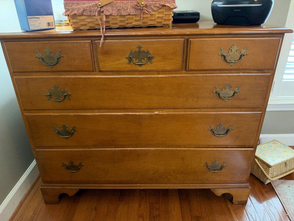 Beautiful Antiques in Bellevue! photo 4