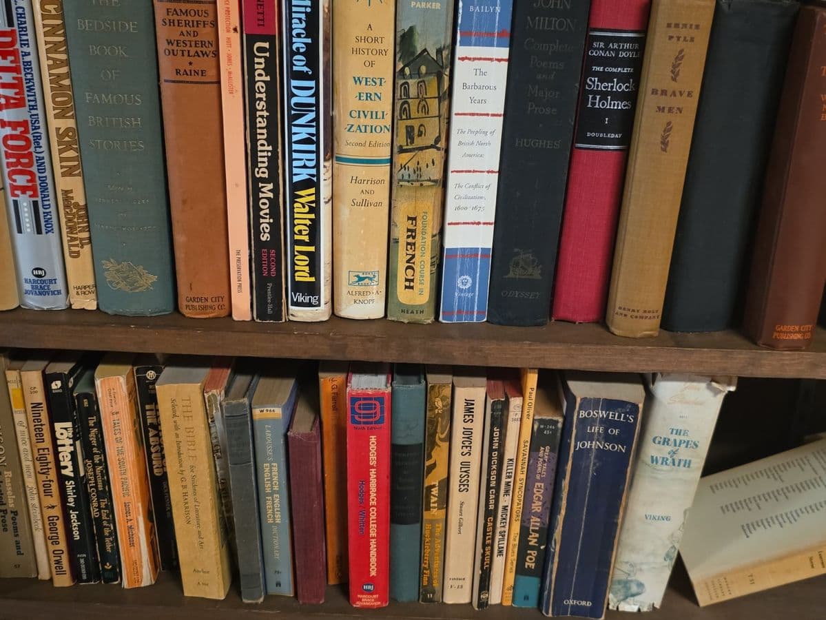 Fountain City Favorites Blue Moon Estate Sale photo 7