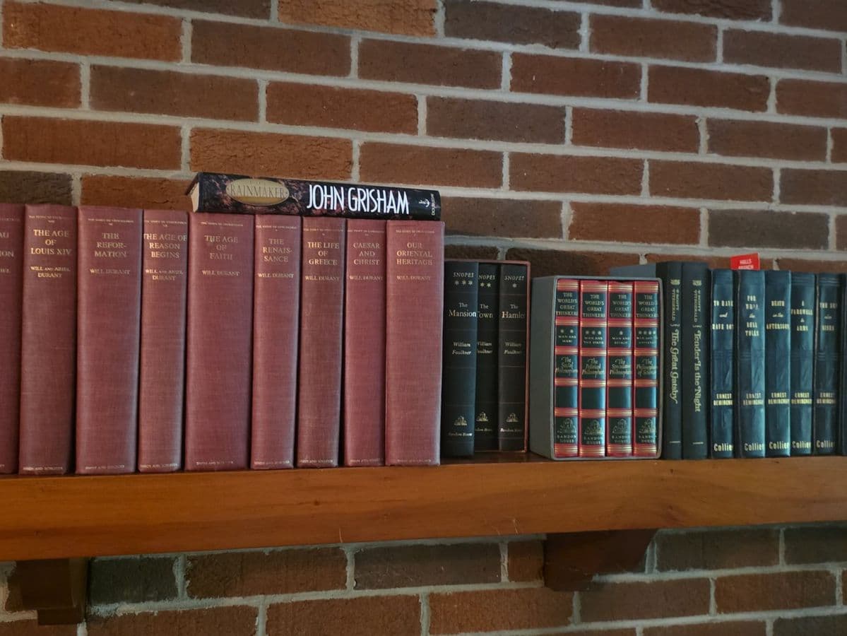 Fountain City Favorites Blue Moon Estate Sale photo 9