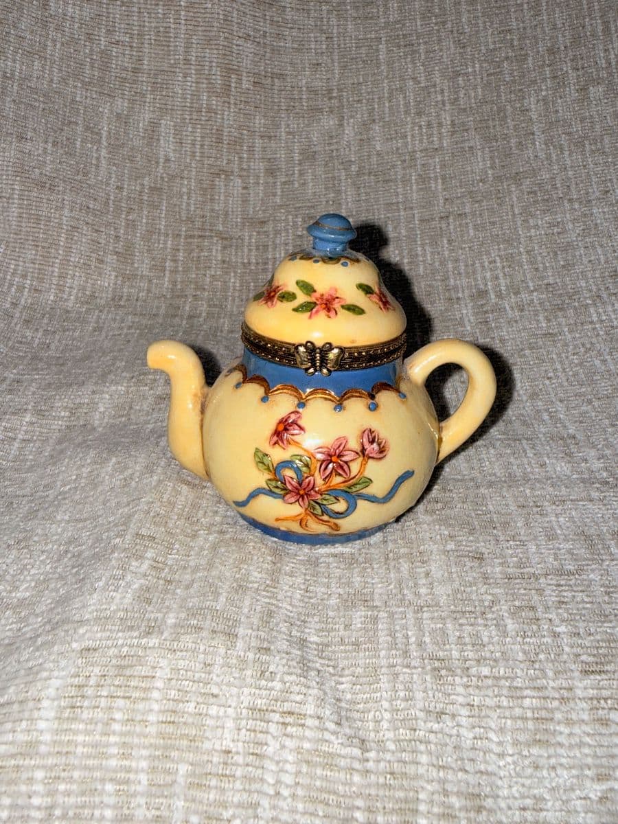 Estate Sale Pop-Up Market photo 11