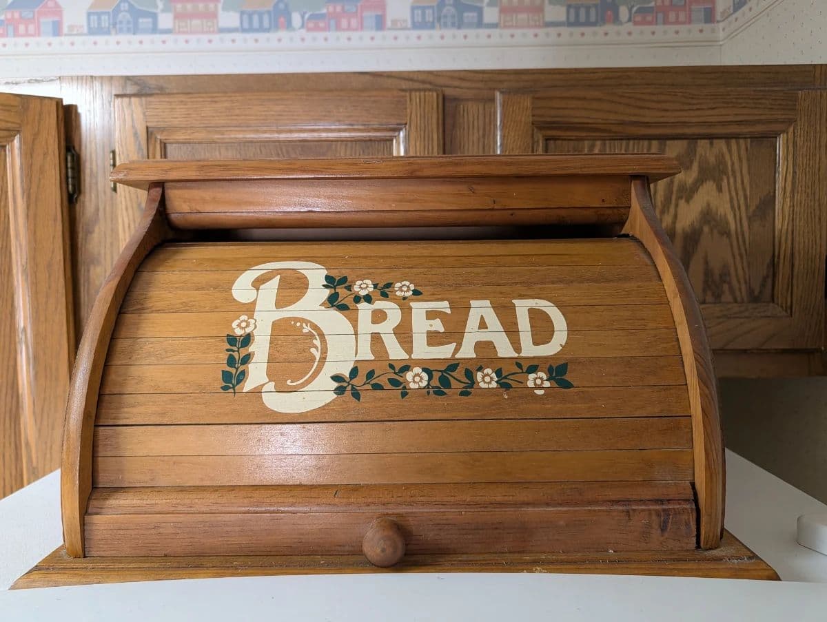 Longaberger baskets, Jim Shore, Quilts & Vintage Holiday Online Auction photo 1