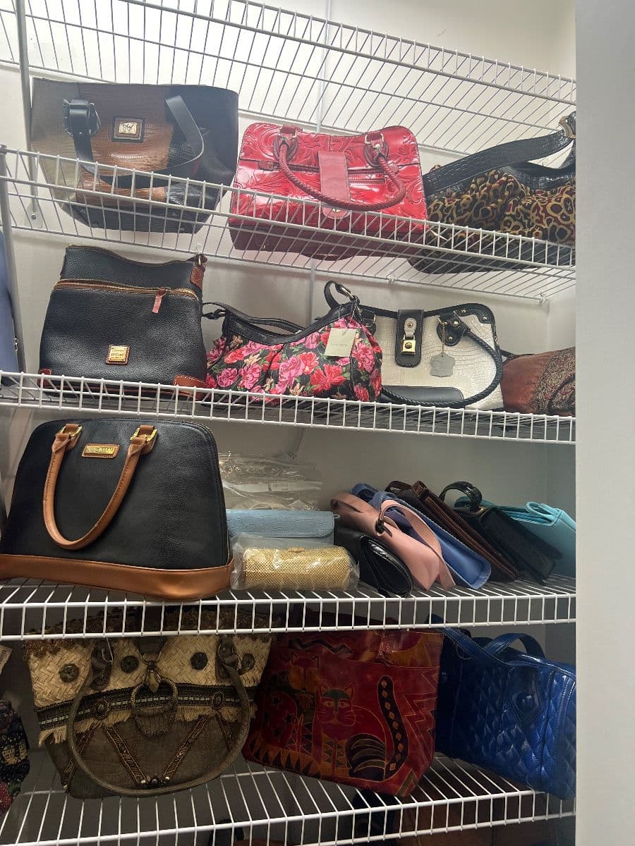 Estate Sale: Fashionable and Chic photo 4