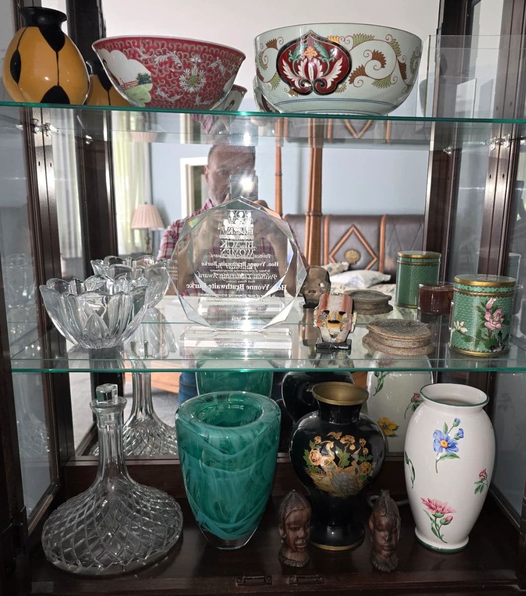 MANDEVILLE CANYON ESTATE SALE by MELROSE TREASURES ESTATE SALES photo 9