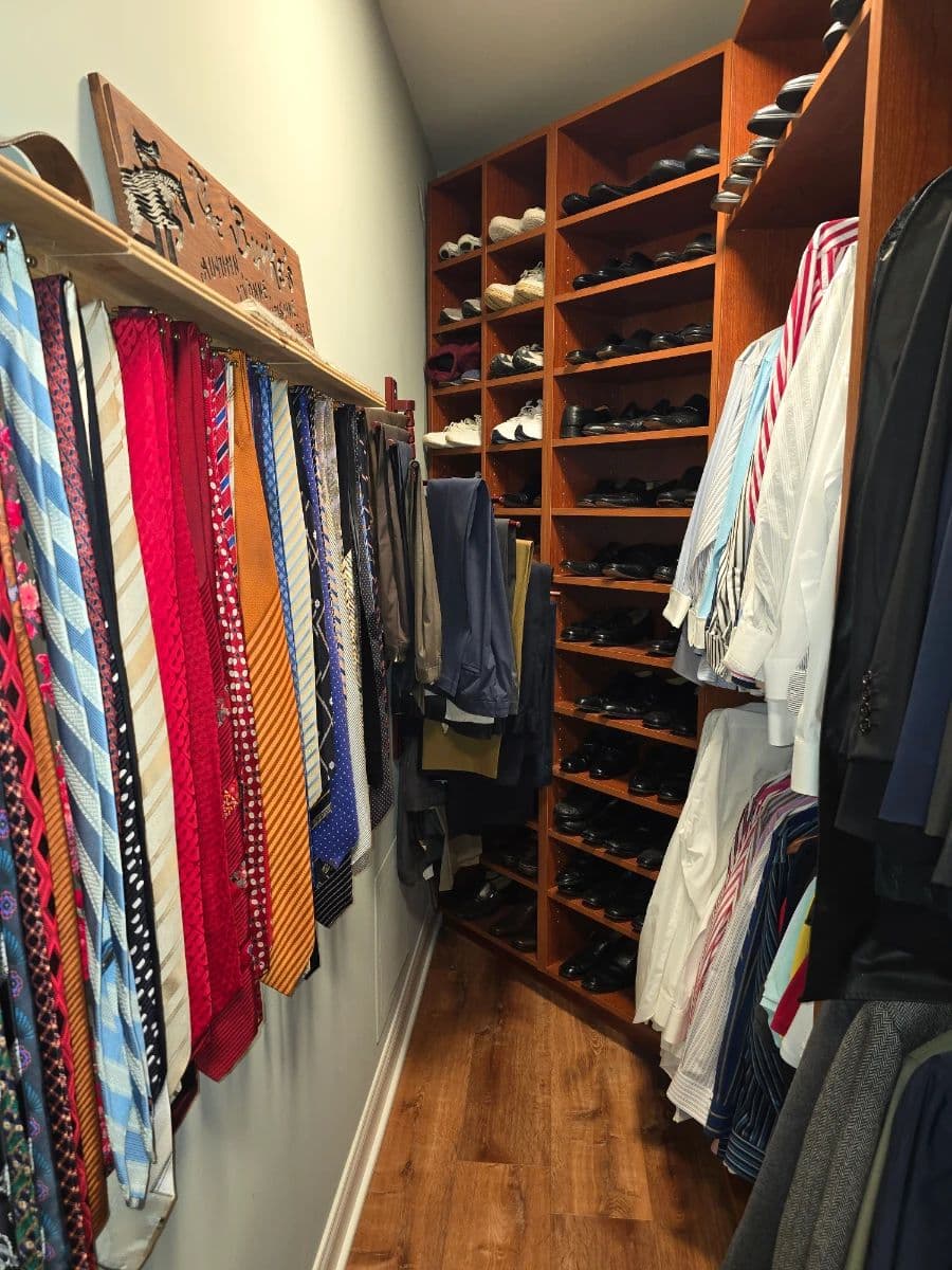 MANDEVILLE CANYON ESTATE SALE by MELROSE TREASURES ESTATE SALES photo 5